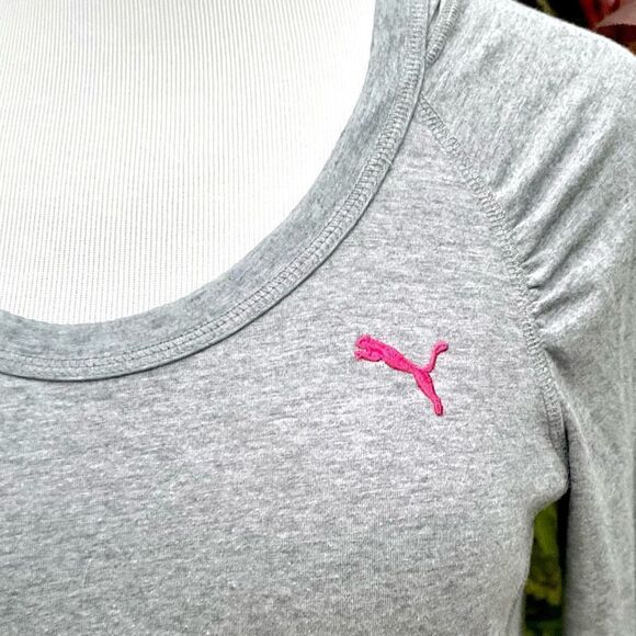 🍍3/$15🍍 Puma Gray Hooded Active Top - Picture 3 of 10